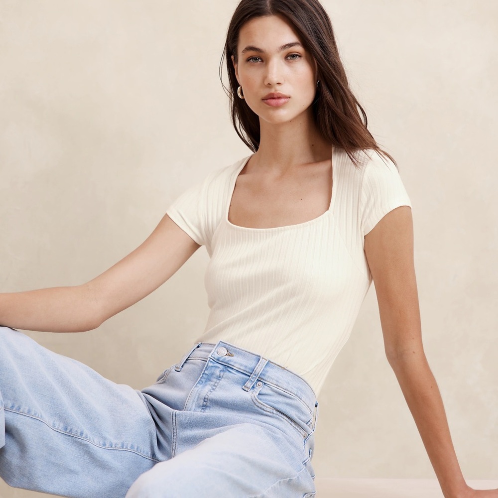 Banana Republic Cream Short Sleeve Tee